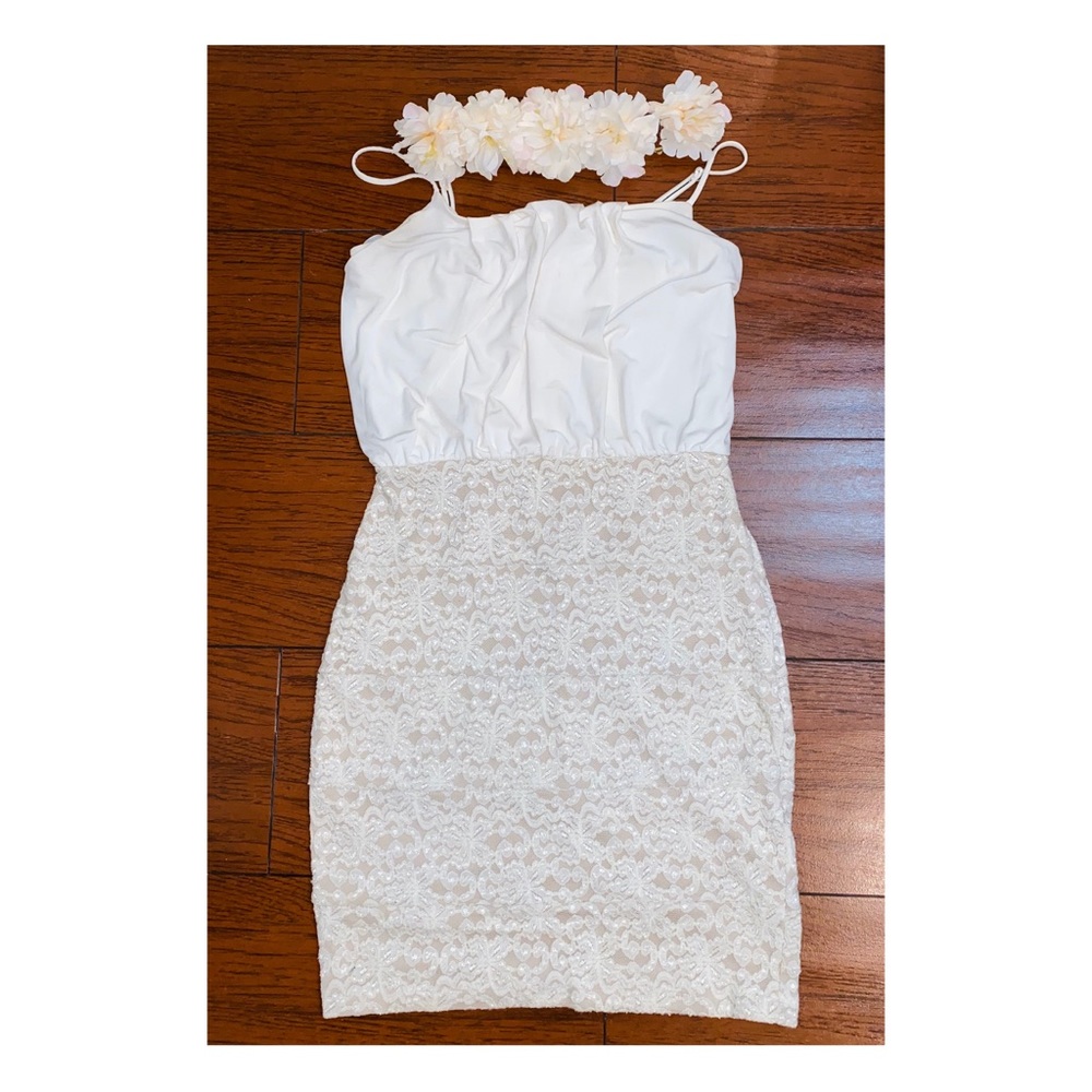 Mini white dress embroidered